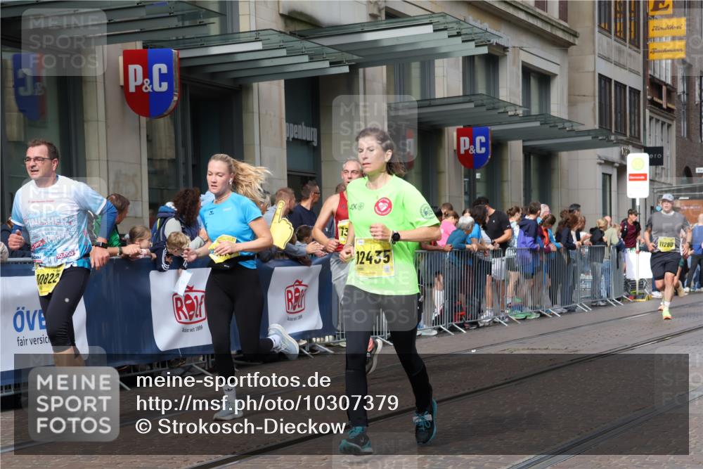13.09.2026 - 21. swb-Marathon Bremen Strokosch-Dieckow http://msf.ph/oto/10307379 13.09.2026 10:53:56 Ziel 10359, 10503, 10577, 10631, 10749, 10822, 10837, 10884, 10996, 11010, 11099, 11118, 11290, 11329, 11361, 11476, 11765, 11843, 11989, 11998, 13531, 10141, 10174, 10227, 10255, 10478, 10579, 10684, 10685, 10708, 10838, 10845, 10905, 10947, 11010, 11206, 11446, 11489, 11502, 11596, 11950, 12075, 12119, 12244, 12331, 12341, 12356, 12405, 12435, 12492, 12515, 13531, 13597 meine-sportfotos.de