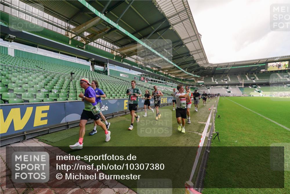 13.09.2026 - 21. swb-Marathon Bremen Michael Burmester http://msf.ph/oto/10307380 13.09.2026 13:01:37 Laufen im Stadion 150, 242, 282, 318, 440, 531, 651, 687, 722, 930, 946, 1006, 1067, 1163, 1250, 1436, 1448, 1582, 1650, 1861, 1896, 1963, 2033, 2047, 2062, 2292, 2293, 2306, 2322, 2345, 2370, 2378, 2409, 2427, 2485, 2490, 2491, 2560, 2561, 2627, 2638, 2658, 2666, 2668, 2700, 2708, 2781, 2906, 2967, 2987, 3013, 3044, 3145, 3163, 3164, 3168, 3173, 3187, 3248, 3294, 3334, 3354, 3372, 3374, 3375, 3385, 3392, 3480, 3524, 3526, 3527, 3603, 3642, 3667, 3721, 3729, 3774, 3806, 3856, 4000 meine-sportfotos.de