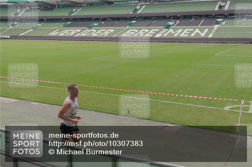 13.09.2026 - 21. swb-Marathon Bremen Michael Burmester http://msf.ph/oto/10307383 13.09.2026 12:35:42 Laufen im Stadion 250, 272, 365, 850, 1089, 1288, 1550, 1875, 1993, 4232, 7692, 8075, 13033, 417, 482, 573, 668, 943, 1020, 1126, 1507, 1606, 1629, 2100, 4474, 6507, 8044, 8285 meine-sportfotos.de