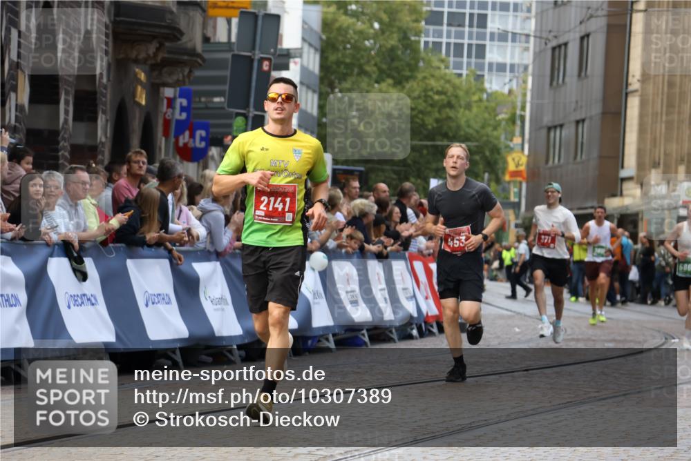 13.09.2026 - 21. swb-Marathon Bremen Strokosch-Dieckow http://msf.ph/oto/10307389 13.09.2026 13:01:00 Ziel 371, 453, 1136, 1550, 1754, 2141, 4904, 8749, 1619, 3019, 5663 meine-sportfotos.de