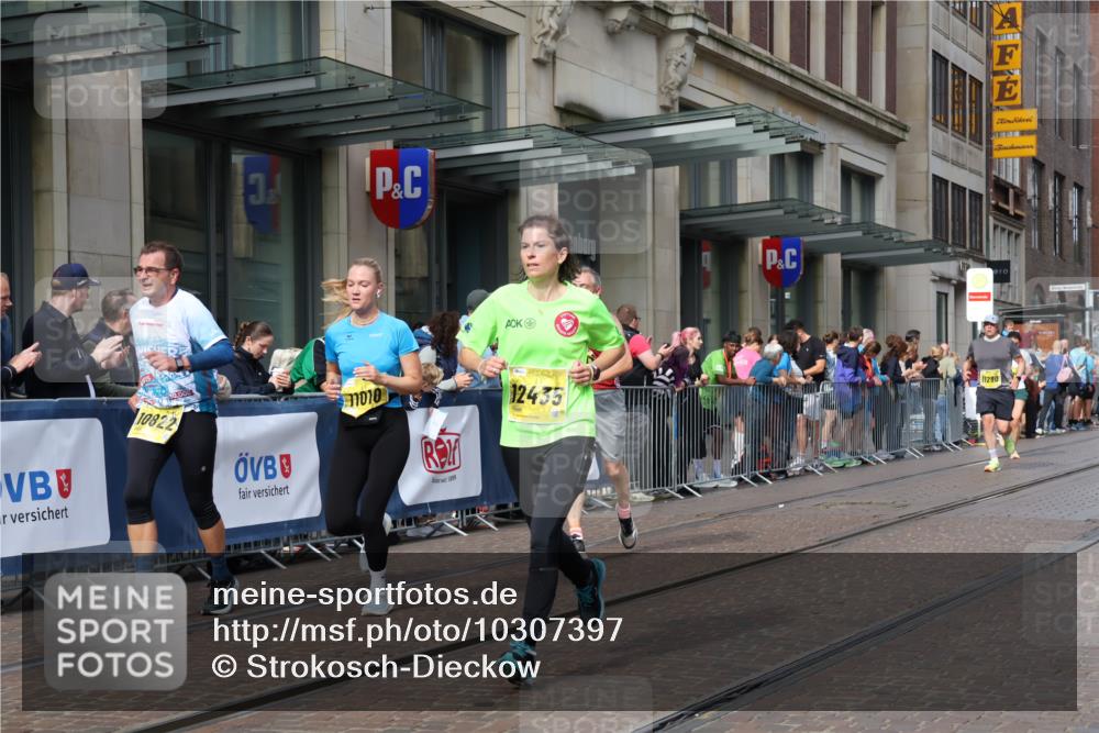 13.09.2026 - 21. swb-Marathon Bremen Strokosch-Dieckow http://msf.ph/oto/10307397 13.09.2026 10:53:56 Ziel 10359, 10503, 10577, 10631, 10749, 10822, 10837, 10884, 10996, 11010, 11099, 11118, 11290, 11329, 11361, 11476, 11765, 11843, 11989, 11998, 13531, 10141, 10174, 10227, 10255, 10478, 10579, 10684, 10685, 10708, 10838, 10845, 10905, 10947, 11010, 11206, 11446, 11489, 11502, 11596, 11950, 12075, 12119, 12244, 12331, 12341, 12356, 12405, 12435, 12492, 12515, 13531, 13597 meine-sportfotos.de