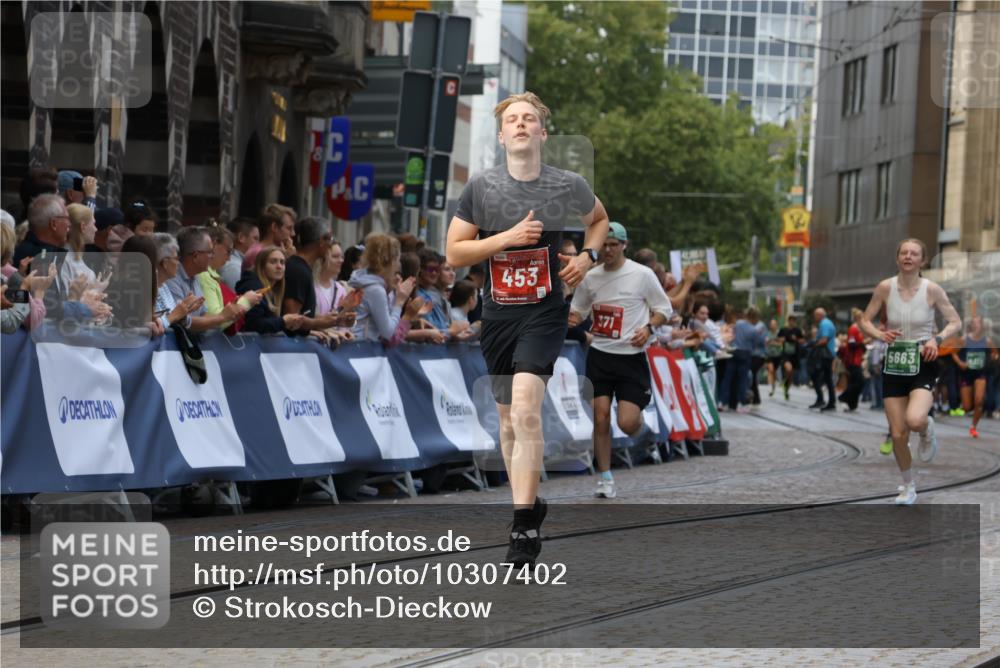 13.09.2026 - 21. swb-Marathon Bremen Strokosch-Dieckow http://msf.ph/oto/10307402 13.09.2026 13:01:02 Ziel 371, 453, 1136, 2141, 4904, 8749, 9849, 1619, 3019, 4328, 5663 meine-sportfotos.de