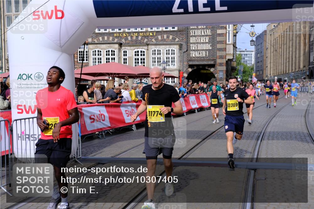 13.09.2026 - 21. swb-Marathon Bremen Tim E. http://msf.ph/oto/10307405 13.09.2026 10:50:54 Ziel 10233, 10267, 10525, 10764, 10840, 11220, 11276, 11622, 11664, 11742, 11753, 11774, 12052, 12078, 12309, 12447, 12488, 13544 meine-sportfotos.de