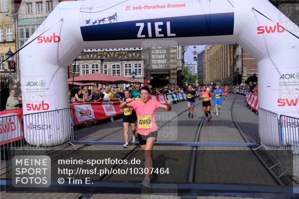 13.09.2026 - 21. swb-Marathon Bremen Tim E. http://msf.ph/oto/10307464 13.09.2026 10:50:57 Ziel 10267, 10764, 11076, 11220, 11276, 11664, 11742, 11753, 11774, 11961, 12052, 12070, 12309, 12488, 13544 meine-sportfotos.de