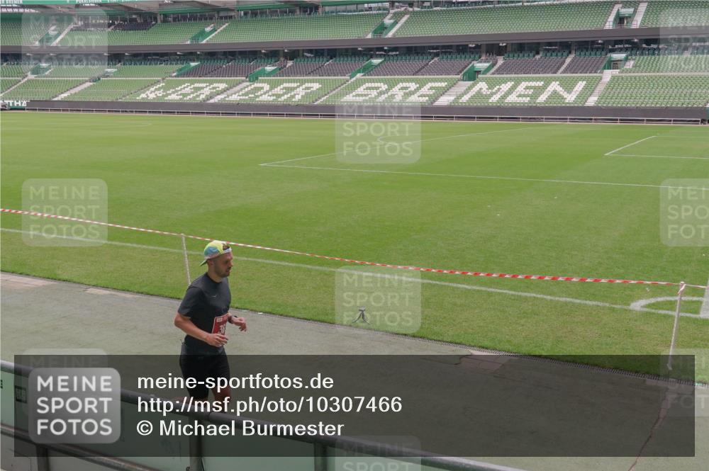 13.09.2026 - 21. swb-Marathon Bremen Michael Burmester http://msf.ph/oto/10307466 13.09.2026 12:36:32 Laufen im Stadion 365, 850, 1288, 1385, 1485, 1550, 1583, 1875, 1993, 2073, 3617, 4232, 7244, 7692, 7768, 8075, 8729, 13033, 482, 525, 668, 943, 1020, 1126, 1212, 1507, 1606, 1629, 2072, 2100, 5428, 7741 meine-sportfotos.de