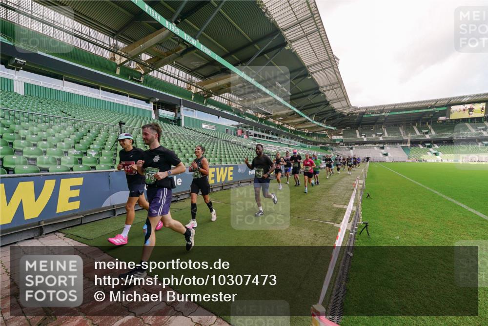 13.09.2026 - 21. swb-Marathon Bremen Michael Burmester http://msf.ph/oto/10307473 13.09.2026 13:01:52 Laufen im Stadion 150, 242, 282, 318, 440, 531, 687, 722, 930, 936, 946, 1006, 1067, 1163, 1250, 1436, 1448, 1582, 1896, 2033, 2047, 2062, 2292, 2345, 2370, 2378, 2409, 2427, 2485, 2490, 2491, 2560, 2561, 2627, 2638, 2658, 2666, 2668, 2700, 2708, 2781, 2906, 2967, 2987, 3013, 3044, 3163, 3164, 3168, 3173, 3187, 3248, 3294, 3334, 3372, 3374, 3375, 3385, 3392, 3524, 3526, 3527, 3603, 3642, 3667, 3721, 3774, 3806, 3852, 3856, 3893, 4000, 4506, 4558 meine-sportfotos.de
