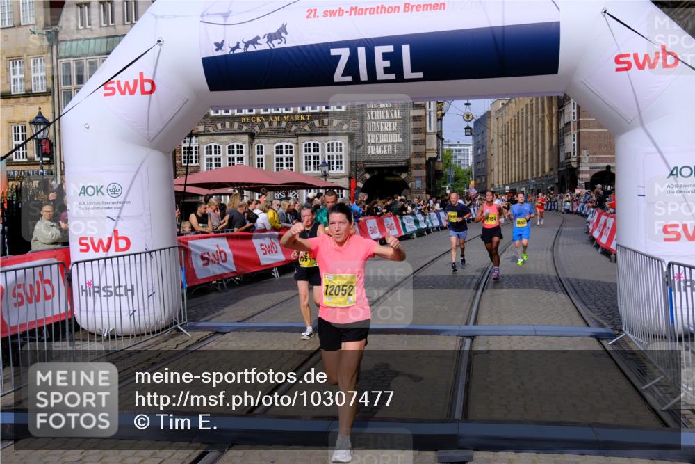 13.09.2026 - 21. swb-Marathon Bremen Tim E. http://msf.ph/oto/10307477 13.09.2026 10:50:57 Ziel 10267, 10764, 11076, 11220, 11276, 11664, 11742, 11753, 11774, 11961, 12052, 12070, 12309, 12488, 13544 meine-sportfotos.de