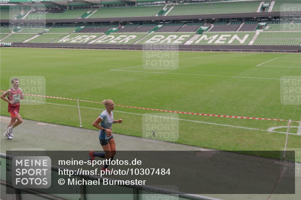 13.09.2026 - 21. swb-Marathon Bremen Michael Burmester http://msf.ph/oto/10307484 13.09.2026 12:36:46 Laufen im Stadion 365, 466, 658, 850, 1288, 1385, 1485, 1550, 1583, 1754, 1875, 1993, 2073, 2585, 3617, 4232, 7244, 7692, 7768, 8075, 8729, 13033, 299, 482, 525, 668, 919, 1212, 1606, 1629, 2072, 5428, 7741 meine-sportfotos.de