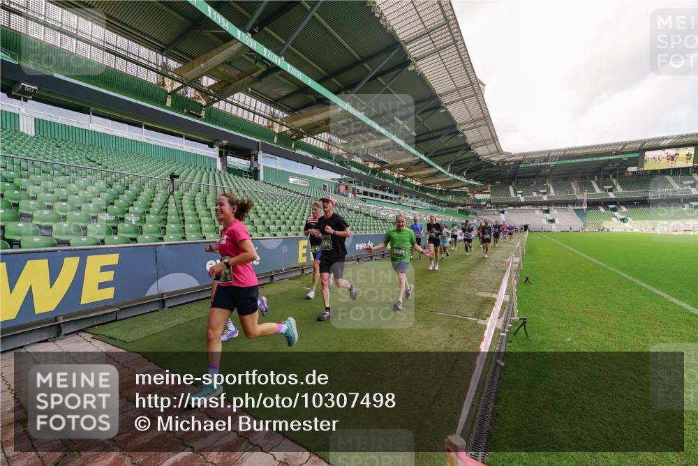 13.09.2026 - 21. swb-Marathon Bremen Michael Burmester http://msf.ph/oto/10307498 13.09.2026 13:01:54 Laufen im Stadion 150, 242, 282, 318, 440, 531, 687, 722, 930, 936, 946, 1006, 1067, 1163, 1250, 1436, 1448, 1582, 1896, 2033, 2047, 2062, 2292, 2345, 2364, 2370, 2378, 2409, 2427, 2485, 2490, 2491, 2560, 2561, 2627, 2638, 2658, 2666, 2668, 2700, 2708, 2781, 2967, 2987, 3013, 3044, 3163, 3164, 3168, 3173, 3187, 3248, 3258, 3294, 3334, 3372, 3374, 3375, 3385, 3392, 3524, 3526, 3527, 3603, 3642, 3667, 3721, 3774, 3806, 3852, 3856, 3893, 4000, 4506, 4558 meine-sportfotos.de