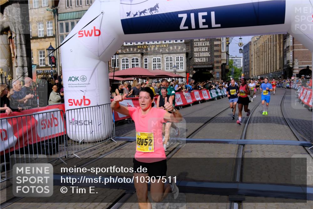 13.09.2026 - 21. swb-Marathon Bremen Tim E. http://msf.ph/oto/10307511 13.09.2026 10:50:58 Ziel 10267, 10764, 11076, 11220, 11276, 11664, 11742, 11753, 11774, 11961, 12052, 12070, 12309, 12488, 13544 meine-sportfotos.de