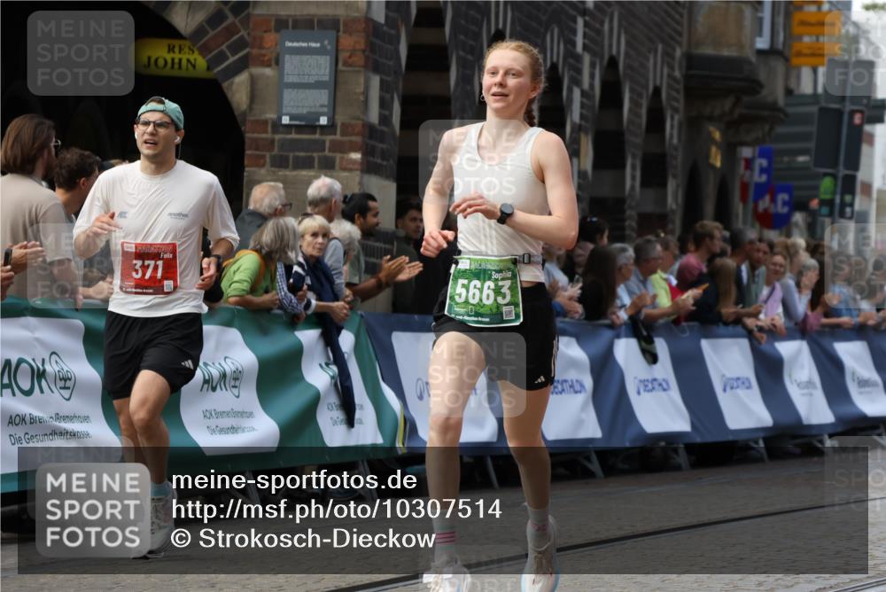 13.09.2026 - 21. swb-Marathon Bremen Strokosch-Dieckow http://msf.ph/oto/10307514 13.09.2026 13:01:06 Ziel 371, 453, 2141, 4904, 8749, 9849, 1411, 1619, 3019, 4328, 5663 meine-sportfotos.de