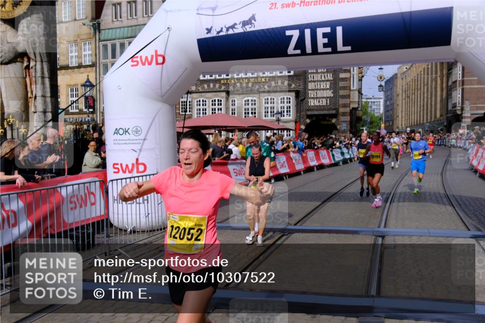 13.09.2026 - 21. swb-Marathon Bremen Tim E. http://msf.ph/oto/10307522 13.09.2026 10:50:58 Ziel 10267, 10764, 11076, 11220, 11276, 11664, 11742, 11753, 11774, 11961, 12052, 12070, 12309, 12488, 13544 meine-sportfotos.de