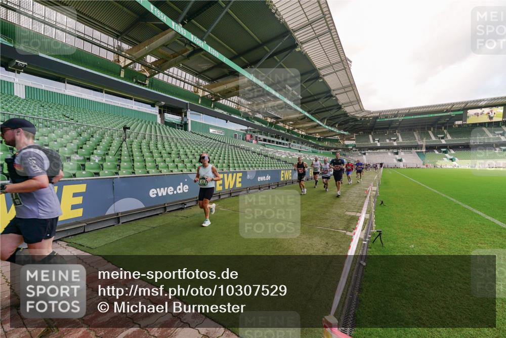 13.09.2026 - 21. swb-Marathon Bremen Michael Burmester http://msf.ph/oto/10307529 13.09.2026 13:01:59 Laufen im Stadion 150, 242, 282, 318, 440, 531, 687, 722, 930, 936, 946, 1006, 1067, 1163, 1250, 1436, 1448, 1582, 1896, 2033, 2047, 2062, 2276, 2292, 2345, 2364, 2370, 2378, 2409, 2427, 2485, 2490, 2491, 2560, 2561, 2627, 2638, 2658, 2666, 2668, 2708, 2779, 2781, 2967, 2987, 3013, 3044, 3114, 3163, 3164, 3173, 3187, 3248, 3258, 3294, 3334, 3372, 3374, 3375, 3385, 3392, 3496, 3524, 3526, 3527, 3576, 3603, 3642, 3667, 3721, 3774, 3806, 3852, 3893, 4000, 4506, 4558 meine-sportfotos.de