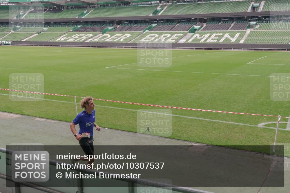 13.09.2026 - 21. swb-Marathon Bremen Michael Burmester http://msf.ph/oto/10307537 13.09.2026 12:37:09 Laufen im Stadion 365, 466, 658, 850, 1090, 1288, 1385, 1485, 1583, 1754, 1993, 2073, 2585, 3617, 7244, 7692, 7768, 8075, 8081, 8729, 13033, 299, 525, 919, 1089, 1212, 1606, 1629, 2072, 5428, 7741 meine-sportfotos.de