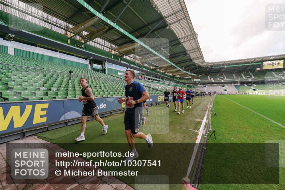 13.09.2026 - 21. swb-Marathon Bremen Michael Burmester http://msf.ph/oto/10307541 13.09.2026 13:02:01 Laufen im Stadion 150, 242, 282, 318, 440, 531, 687, 722, 930, 936, 946, 1006, 1067, 1163, 1250, 1436, 1448, 1582, 1896, 2033, 2047, 2062, 2276, 2292, 2345, 2364, 2370, 2378, 2409, 2427, 2485, 2490, 2491, 2560, 2561, 2627, 2638, 2658, 2666, 2668, 2708, 2779, 2781, 2967, 2987, 3013, 3044, 3114, 3163, 3164, 3173, 3187, 3248, 3258, 3294, 3334, 3372, 3374, 3375, 3385, 3392, 3496, 3524, 3526, 3527, 3576, 3603, 3642, 3667, 3721, 3806, 3852, 3893, 4000, 4506, 4558 meine-sportfotos.de