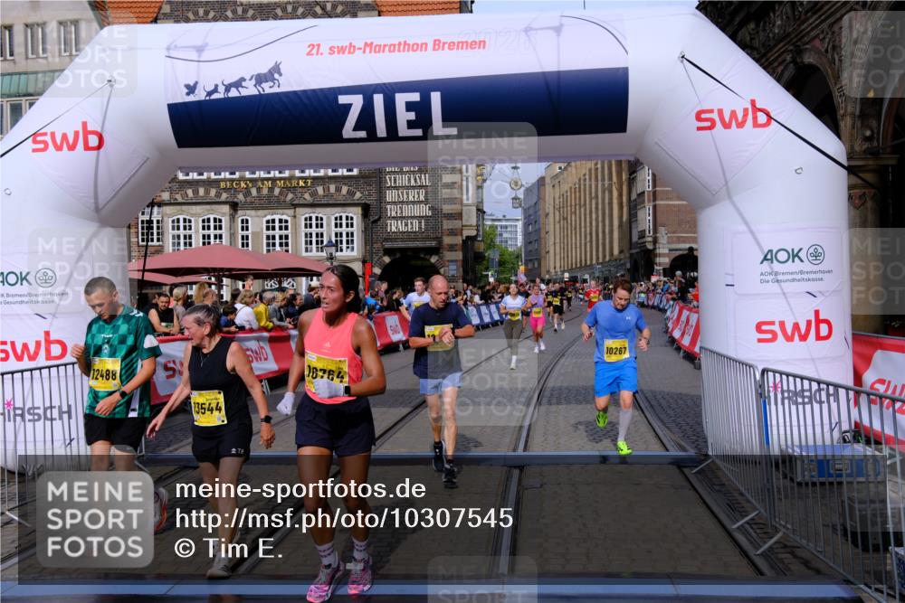 13.09.2026 - 21. swb-Marathon Bremen Tim E. http://msf.ph/oto/10307545 13.09.2026 10:51:00 Ziel 10267, 10764, 11076, 11170, 11220, 11276, 11664, 11753, 11774, 11961, 12052, 12070, 12179, 12309, 12488, 12560, 13544 meine-sportfotos.de