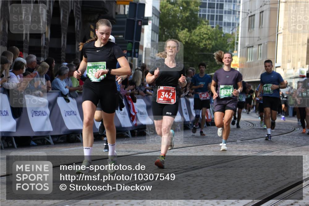 13.09.2026 - 21. swb-Marathon Bremen Strokosch-Dieckow http://msf.ph/oto/10307549 13.09.2026 13:24:19 Ziel 102, 342, 1199, 2210, 2288, 2370, 2517, 2967, 3044, 3372, 4671, 5104, 5146, 5257, 5397, 5623, 6332, 6772, 7094, 7105, 7357, 7475, 7761, 8051, 8052, 8179, 10059, 10115, 13007, 13197, 13219, 789, 790, 1582, 3375, 3524, 3994, 4000, 5572, 5668, 5669, 5929, 5953, 6080, 7156, 7568, 8310, 8784, 8881, 9264, 9573, 9676, 10069, 10071 meine-sportfotos.de