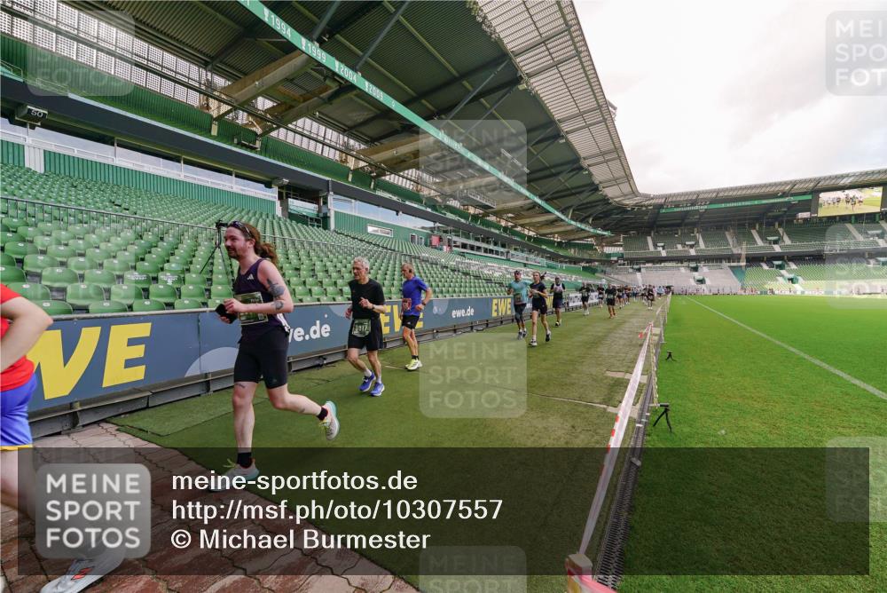13.09.2026 - 21. swb-Marathon Bremen Michael Burmester http://msf.ph/oto/10307557 13.09.2026 13:02:04 Laufen im Stadion 150, 242, 282, 318, 440, 531, 687, 722, 930, 936, 946, 1006, 1067, 1163, 1250, 1436, 1448, 1582, 1896, 2033, 2047, 2062, 2276, 2292, 2345, 2364, 2370, 2378, 2409, 2421, 2485, 2490, 2491, 2560, 2561, 2627, 2638, 2658, 2666, 2668, 2779, 2781, 2967, 2987, 3013, 3044, 3114, 3163, 3164, 3187, 3248, 3258, 3294, 3334, 3372, 3374, 3375, 3385, 3392, 3496, 3524, 3526, 3527, 3576, 3585, 3603, 3642, 3667, 3721, 3806, 3852, 3893, 4000, 4506, 4558 meine-sportfotos.de