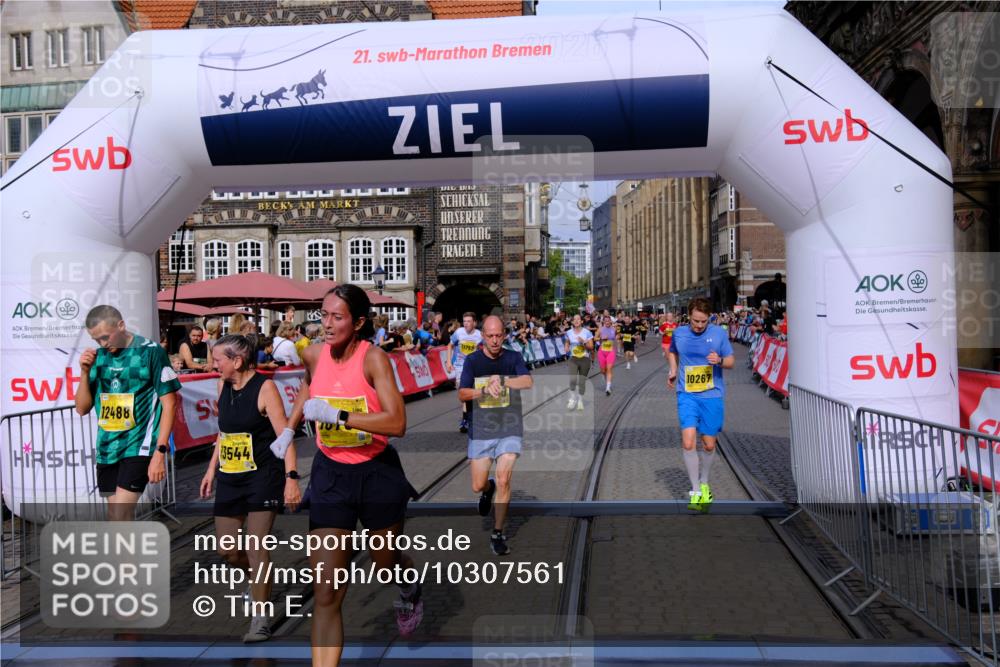 13.09.2026 - 21. swb-Marathon Bremen Tim E. http://msf.ph/oto/10307561 13.09.2026 10:51:00 Ziel 10267, 10764, 11076, 11170, 11220, 11276, 11664, 11753, 11774, 11961, 12052, 12070, 12179, 12309, 12488, 12560, 13544 meine-sportfotos.de