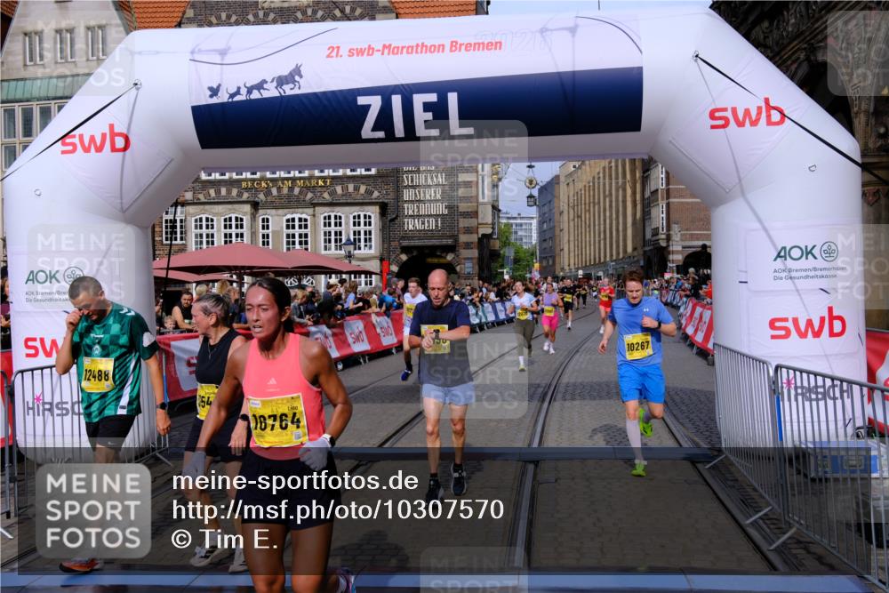 13.09.2026 - 21. swb-Marathon Bremen Tim E. http://msf.ph/oto/10307570 13.09.2026 10:51:00 Ziel 10267, 10764, 11076, 11170, 11220, 11276, 11664, 11753, 11774, 11961, 12052, 12070, 12179, 12309, 12488, 12560, 13544 meine-sportfotos.de
