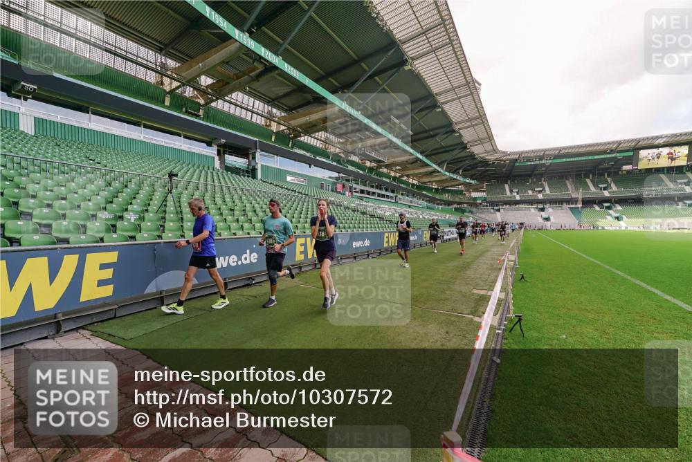 13.09.2026 - 21. swb-Marathon Bremen Michael Burmester http://msf.ph/oto/10307572 13.09.2026 13:02:06 Laufen im Stadion 150, 242, 282, 318, 440, 531, 687, 722, 930, 936, 946, 1006, 1067, 1163, 1250, 1436, 1448, 1582, 1896, 2033, 2047, 2062, 2276, 2292, 2345, 2364, 2370, 2378, 2409, 2421, 2485, 2490, 2491, 2560, 2561, 2627, 2638, 2658, 2666, 2668, 2779, 2781, 2967, 2987, 3013, 3044, 3114, 3163, 3164, 3187, 3248, 3258, 3294, 3334, 3372, 3374, 3375, 3385, 3392, 3496, 3524, 3526, 3527, 3576, 3585, 3603, 3642, 3667, 3721, 3806, 3852, 3893, 3938, 3983, 4000, 4133, 4506, 4558 meine-sportfotos.de