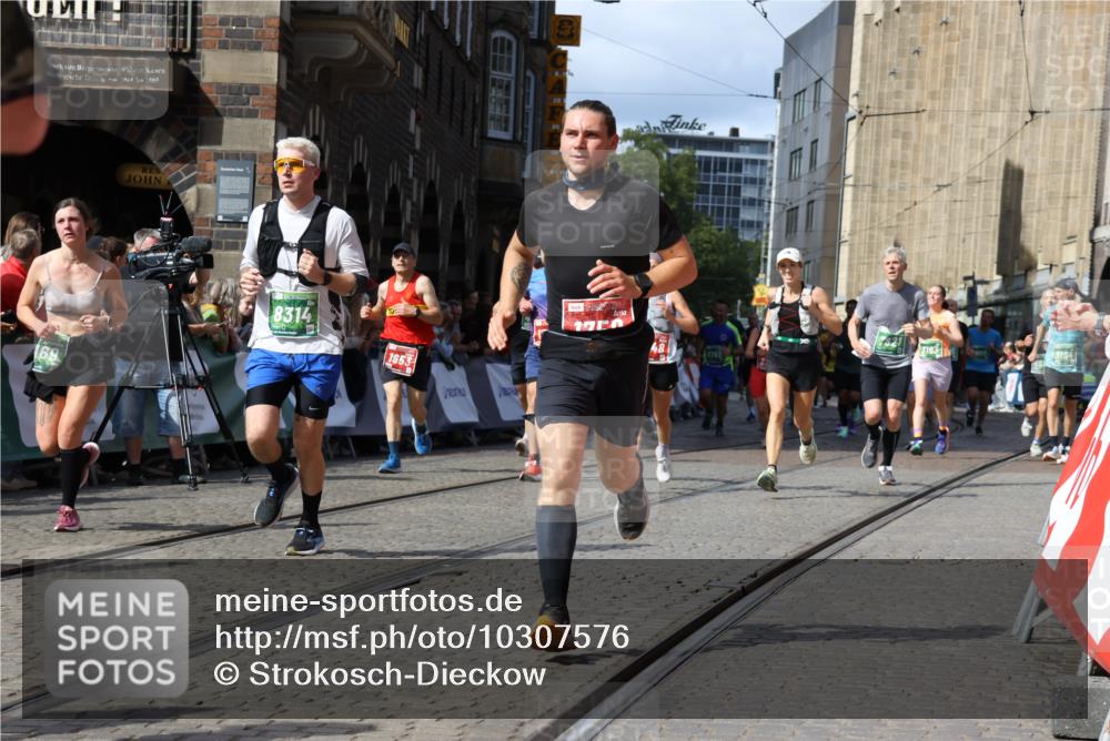 13.09.2026 - 21. swb-Marathon Bremen Strokosch-Dieckow http://msf.ph/oto/10307576 13.09.2026 13:30:22 Ziel 109, 454, 1173, 1205, 1308, 1611, 1653, 1759, 1780, 1848, 2126, 3190, 3908, 4524, 5039, 5198, 5348, 5615, 5631, 6225, 6720, 6942, 6992, 6994, 7093, 7184, 7609, 7932, 8110, 8115, 8267, 8441, 8470, 8899, 9104, 9125, 625, 1067, 3163, 3164, 3425, 4058, 4206, 4332, 4342, 4415, 4425, 4748, 4757, 5506, 5551, 6134, 6347, 6988, 7253, 7567, 7645, 7821, 8116, 8117, 8169, 8314, 8762, 8878, 8966, 9011, 9108, 9695, 9825 meine-sportfotos.de