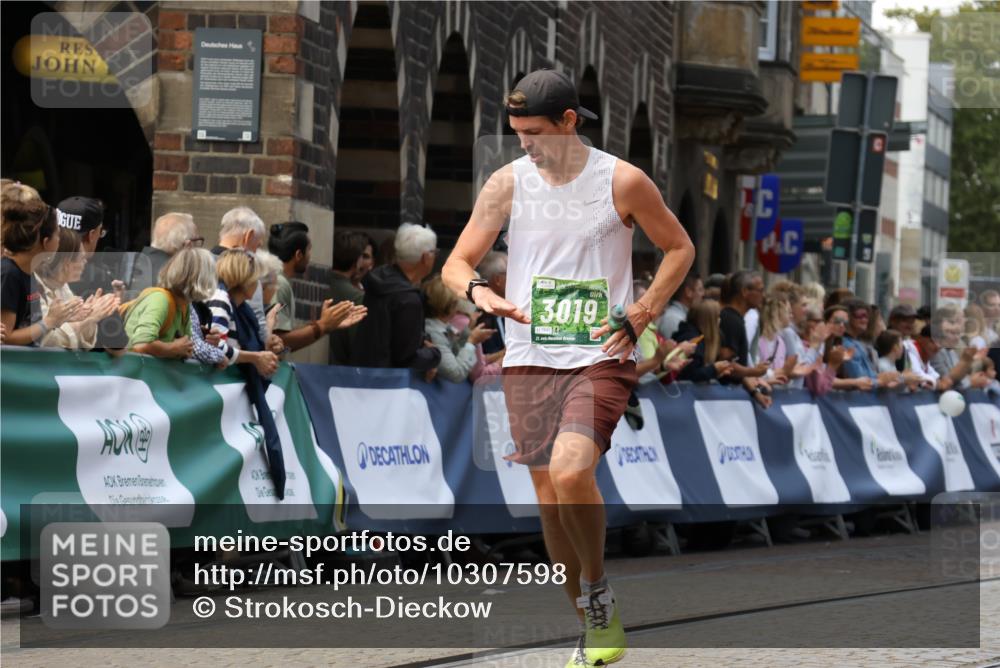 13.09.2026 - 21. swb-Marathon Bremen Strokosch-Dieckow http://msf.ph/oto/10307598 13.09.2026 13:01:11 Ziel 371, 6359, 8749, 9849, 1411, 3019, 4328, 5996 meine-sportfotos.de
