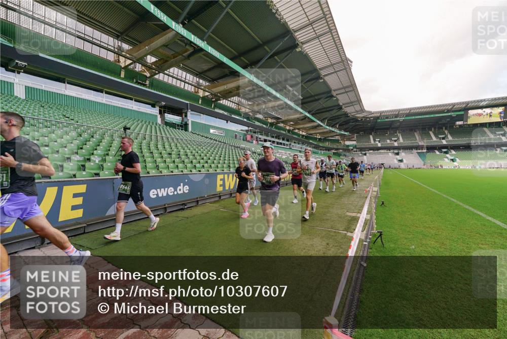 13.09.2026 - 21. swb-Marathon Bremen Michael Burmester http://msf.ph/oto/10307607 13.09.2026 13:02:14 Laufen im Stadion 150, 242, 282, 318, 440, 531, 687, 722, 930, 936, 946, 1006, 1067, 1163, 1250, 1436, 1448, 1460, 1582, 1611, 1896, 2033, 2047, 2062, 2276, 2292, 2345, 2364, 2370, 2378, 2409, 2421, 2485, 2491, 2560, 2561, 2627, 2638, 2666, 2668, 2779, 2781, 2900, 2987, 3013, 3044, 3114, 3163, 3164, 3187, 3248, 3258, 3294, 3334, 3372, 3374, 3375, 3392, 3496, 3524, 3526, 3527, 3576, 3585, 3603, 3667, 3721, 3806, 3852, 3893, 3938, 3970, 3983, 4000, 4133, 4506, 4558 meine-sportfotos.de