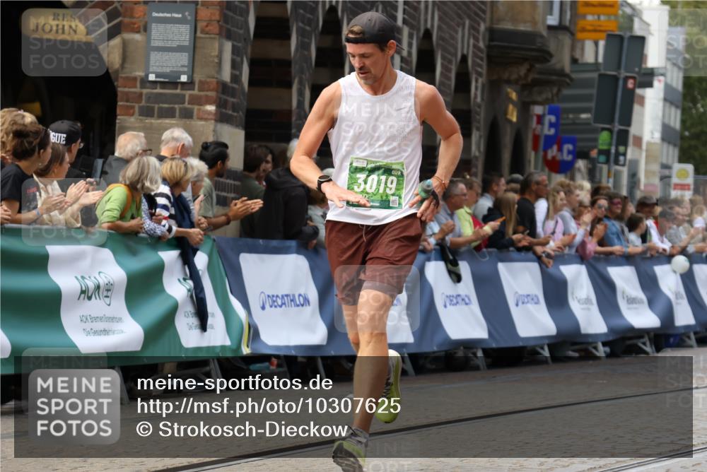 13.09.2026 - 21. swb-Marathon Bremen Strokosch-Dieckow http://msf.ph/oto/10307625 13.09.2026 13:01:11 Ziel 371, 6359, 8749, 9849, 1411, 3019, 4328, 5996 meine-sportfotos.de
