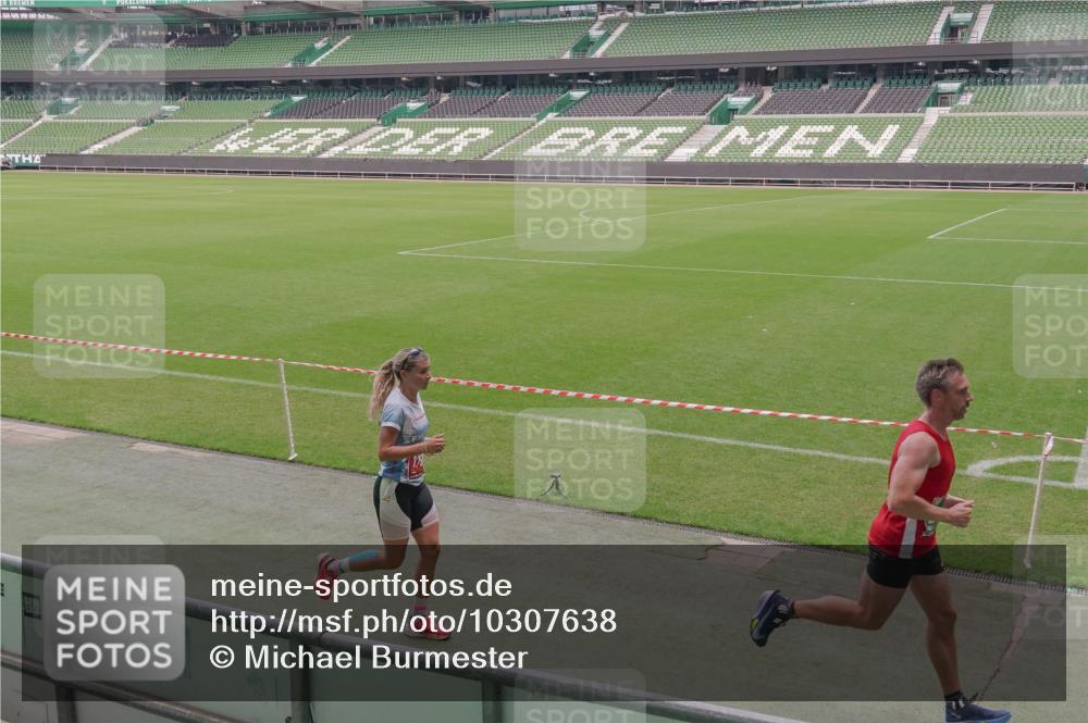13.09.2026 - 21. swb-Marathon Bremen Michael Burmester http://msf.ph/oto/10307638 13.09.2026 12:37:26 Laufen im Stadion 346, 365, 466, 658, 850, 895, 1090, 1118, 1288, 1385, 1485, 1583, 1604, 1754, 2073, 2585, 2670, 3617, 7244, 7650, 7768, 8075, 8081, 8729, 9522, 9617, 13033, 250, 272, 299, 525, 919, 1089, 1212, 2072, 5428, 7741 meine-sportfotos.de
