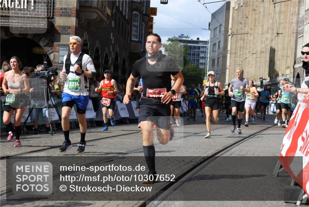 13.09.2026 - 21. swb-Marathon Bremen Strokosch-Dieckow http://msf.ph/oto/10307652 13.09.2026 13:30:22 Ziel 109, 454, 1173, 1205, 1308, 1611, 1653, 1759, 1780, 1848, 2126, 3190, 3908, 4524, 5039, 5198, 5348, 5615, 5631, 6225, 6720, 6942, 6992, 6994, 7093, 7184, 7609, 7932, 8110, 8115, 8267, 8441, 8470, 8899, 9104, 9125, 625, 1067, 3163, 3164, 3425, 4058, 4206, 4332, 4342, 4415, 4425, 4748, 4757, 5506, 5551, 6134, 6347, 6988, 7253, 7567, 7645, 7821, 8116, 8117, 8169, 8314, 8762, 8878, 8966, 9011, 9108, 9695, 9825 meine-sportfotos.de