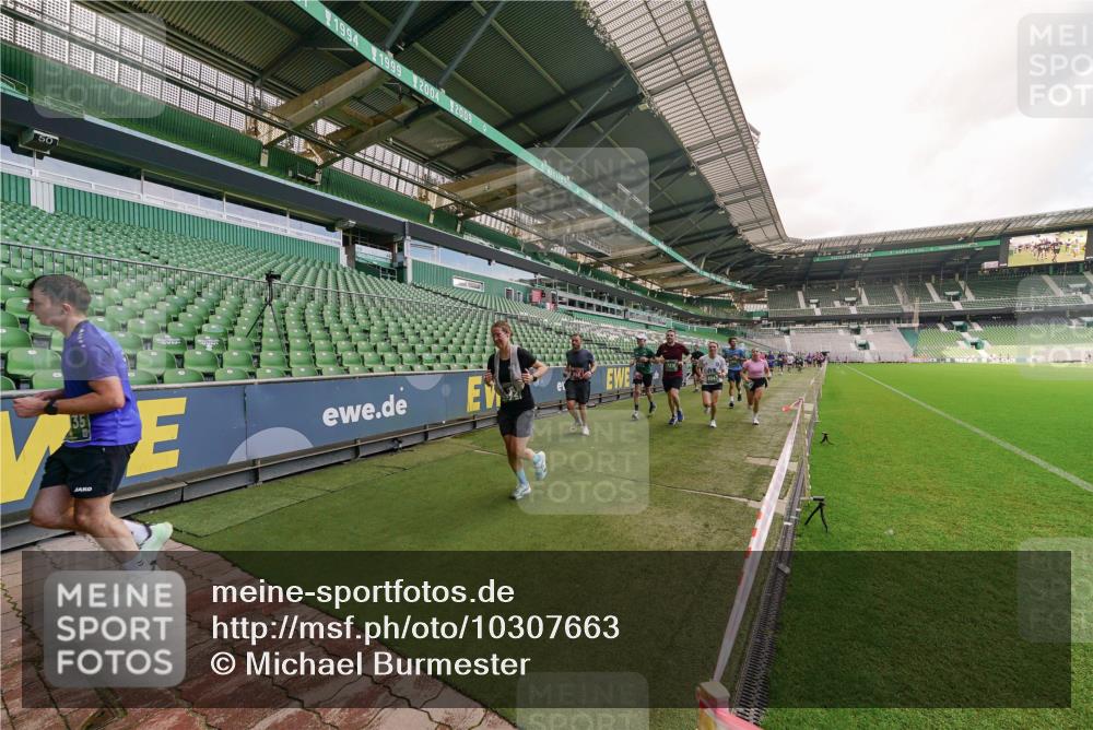 13.09.2026 - 21. swb-Marathon Bremen Michael Burmester http://msf.ph/oto/10307663 13.09.2026 13:02:23 Laufen im Stadion 150, 282, 318, 440, 531, 722, 930, 936, 946, 1006, 1014, 1067, 1163, 1250, 1436, 1448, 1460, 1582, 1611, 1896, 2033, 2047, 2062, 2276, 2292, 2345, 2364, 2370, 2378, 2421, 2491, 2513, 2561, 2627, 2638, 2666, 2668, 2779, 2900, 2987, 3013, 3044, 3114, 3163, 3164, 3187, 3248, 3258, 3294, 3334, 3372, 3374, 3375, 3392, 3460, 3496, 3526, 3527, 3576, 3585, 3603, 3667, 3721, 3806, 3852, 3893, 3938, 3970, 3983, 4000, 4077, 4133, 4506, 4558 meine-sportfotos.de