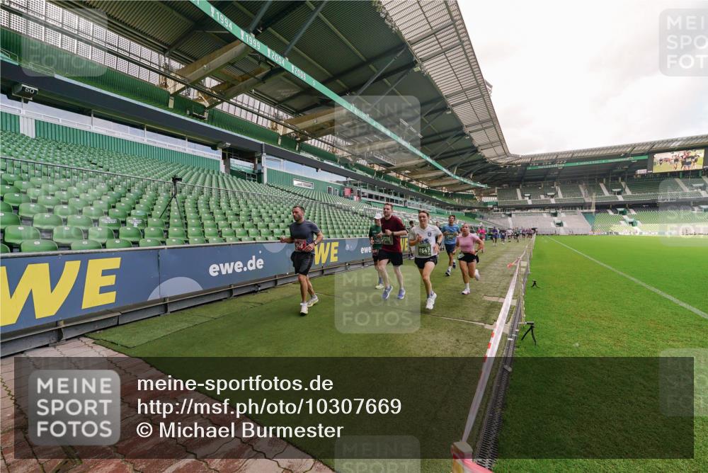 13.09.2026 - 21. swb-Marathon Bremen Michael Burmester http://msf.ph/oto/10307669 13.09.2026 13:02:24 Laufen im Stadion 150, 282, 318, 440, 531, 722, 930, 936, 946, 1006, 1014, 1067, 1163, 1250, 1436, 1448, 1460, 1582, 1611, 1896, 2033, 2047, 2062, 2276, 2292, 2345, 2364, 2370, 2378, 2421, 2491, 2513, 2561, 2627, 2638, 2666, 2668, 2779, 2900, 2987, 3013, 3044, 3114, 3135, 3163, 3164, 3187, 3248, 3258, 3294, 3334, 3372, 3374, 3375, 3392, 3460, 3496, 3526, 3527, 3576, 3585, 3603, 3667, 3721, 3806, 3852, 3893, 3938, 3970, 3983, 4000, 4077, 4133, 4506, 4558 meine-sportfotos.de