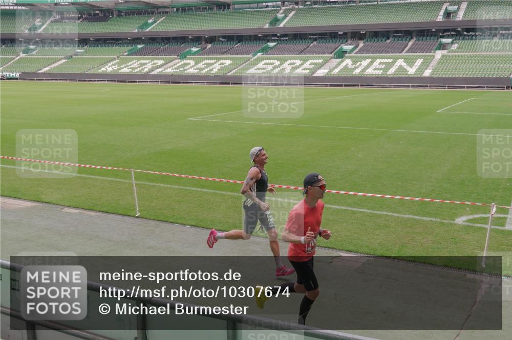 13.09.2026 - 21. swb-Marathon Bremen Michael Burmester http://msf.ph/oto/10307674 13.09.2026 12:37:30 Laufen im Stadion 346, 365, 466, 658, 850, 895, 1090, 1118, 1288, 1385, 1485, 1583, 1604, 1754, 2073, 2141, 2585, 2670, 3617, 7244, 7650, 7768, 8075, 8077, 8081, 8729, 9522, 9617, 250, 272, 299, 525, 919, 1089, 1212, 2072, 5428, 7741 meine-sportfotos.de