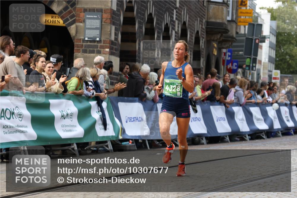 13.09.2026 - 21. swb-Marathon Bremen Strokosch-Dieckow http://msf.ph/oto/10307677 13.09.2026 13:01:16 Ziel 6359, 8749, 9849, 1411, 4118, 4328, 5996, 13063 meine-sportfotos.de