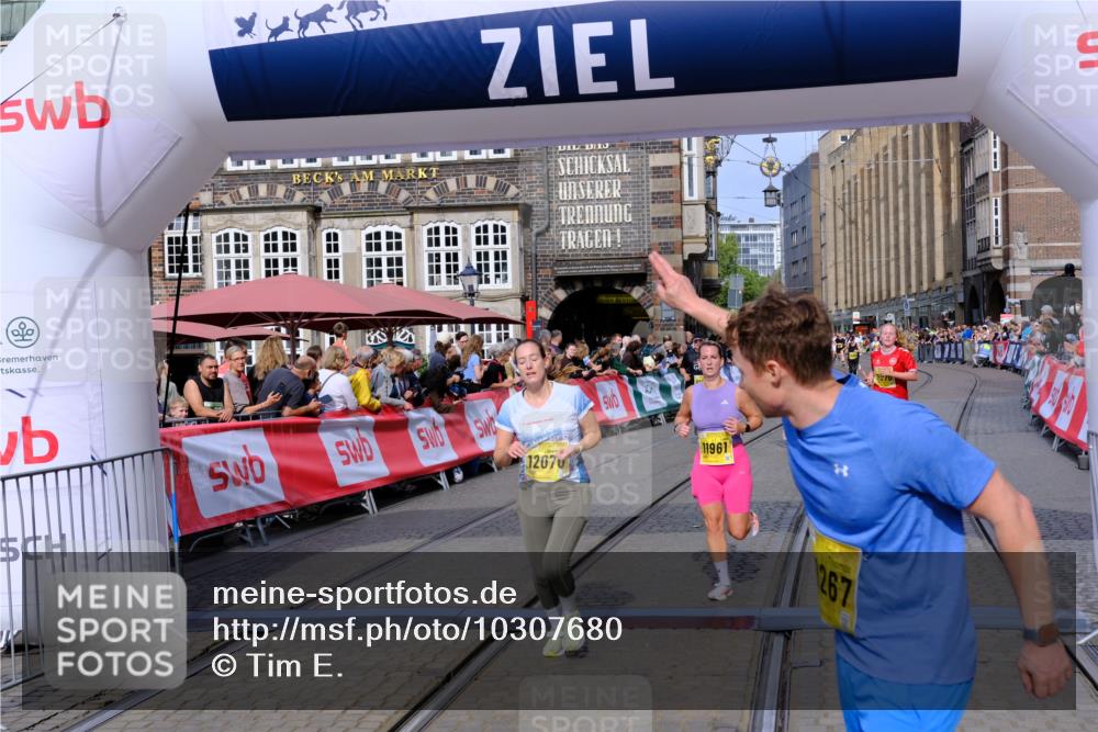 13.09.2026 - 21. swb-Marathon Bremen Tim E. http://msf.ph/oto/10307680 13.09.2026 10:51:03 Ziel 10267, 10537, 10764, 11076, 11170, 11220, 11753, 11774, 11961, 12052, 12070, 12179, 12309, 12488, 12560, 13544 meine-sportfotos.de