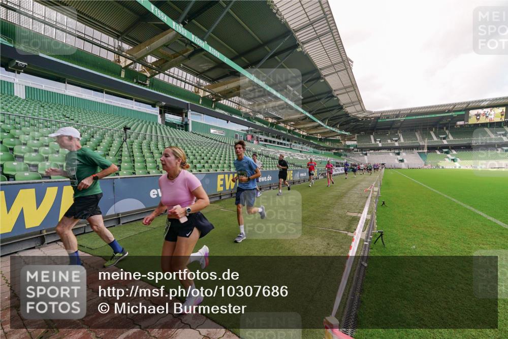 13.09.2026 - 21. swb-Marathon Bremen Michael Burmester http://msf.ph/oto/10307686 13.09.2026 13:02:26 Laufen im Stadion 150, 282, 318, 440, 531, 722, 930, 936, 946, 1006, 1014, 1067, 1163, 1250, 1436, 1448, 1460, 1582, 1611, 1896, 2033, 2047, 2062, 2276, 2292, 2345, 2364, 2370, 2378, 2421, 2491, 2513, 2561, 2627, 2638, 2666, 2668, 2779, 2900, 2987, 3013, 3044, 3114, 3135, 3163, 3164, 3187, 3248, 3258, 3294, 3334, 3372, 3374, 3375, 3392, 3460, 3496, 3526, 3527, 3576, 3585, 3603, 3667, 3721, 3806, 3852, 3893, 3938, 3970, 3983, 4000, 4077, 4133, 4506, 4558 meine-sportfotos.de
