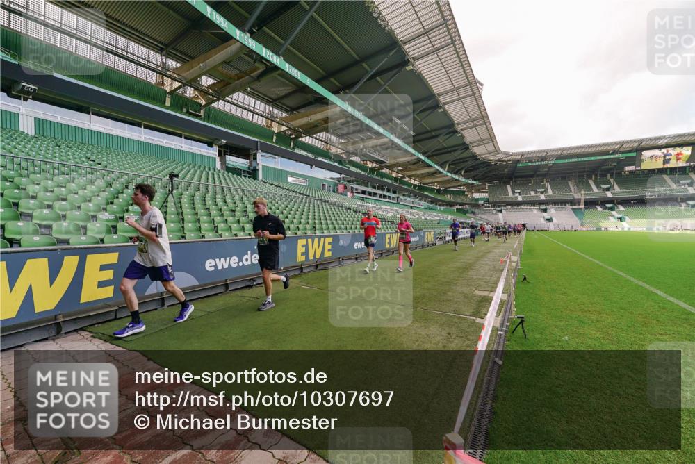 13.09.2026 - 21. swb-Marathon Bremen Michael Burmester http://msf.ph/oto/10307697 13.09.2026 13:02:28 Laufen im Stadion 150, 282, 318, 440, 531, 722, 930, 936, 946, 1006, 1014, 1067, 1163, 1250, 1436, 1448, 1460, 1582, 1611, 1896, 2033, 2047, 2062, 2276, 2292, 2345, 2364, 2370, 2378, 2421, 2491, 2513, 2561, 2627, 2638, 2666, 2668, 2779, 2900, 2987, 3013, 3044, 3114, 3135, 3163, 3164, 3187, 3248, 3258, 3294, 3334, 3372, 3374, 3375, 3392, 3460, 3496, 3526, 3527, 3576, 3585, 3603, 3667, 3721, 3806, 3852, 3893, 3938, 3970, 3983, 4000, 4077, 4133, 4506, 4558 meine-sportfotos.de