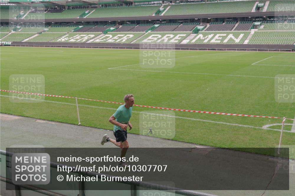 13.09.2026 - 21. swb-Marathon Bremen Michael Burmester http://msf.ph/oto/10307707 13.09.2026 12:37:39 Laufen im Stadion 346, 365, 466, 658, 895, 1090, 1118, 1288, 1385, 1485, 1583, 1604, 1754, 2073, 2141, 2352, 2585, 2670, 3080, 3606, 3617, 6112, 7244, 7650, 7768, 8077, 8081, 8729, 9399, 9522, 9617, 250, 272, 299, 525, 919, 1089, 1212, 2072, 5428, 7741 meine-sportfotos.de