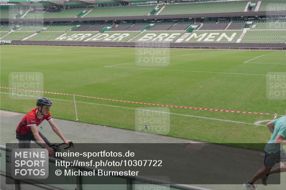 13.09.2026 - 21. swb-Marathon Bremen Michael Burmester http://msf.ph/oto/10307722 13.09.2026 12:37:40 Laufen im Stadion 346, 365, 466, 658, 895, 1090, 1118, 1288, 1385, 1485, 1583, 1604, 1754, 2073, 2141, 2352, 2585, 2670, 3080, 3606, 3617, 6112, 7244, 7650, 7768, 8077, 8081, 8729, 9399, 9522, 9617, 250, 272, 299, 525, 919, 1089, 1212, 2072, 5428, 7741 meine-sportfotos.de