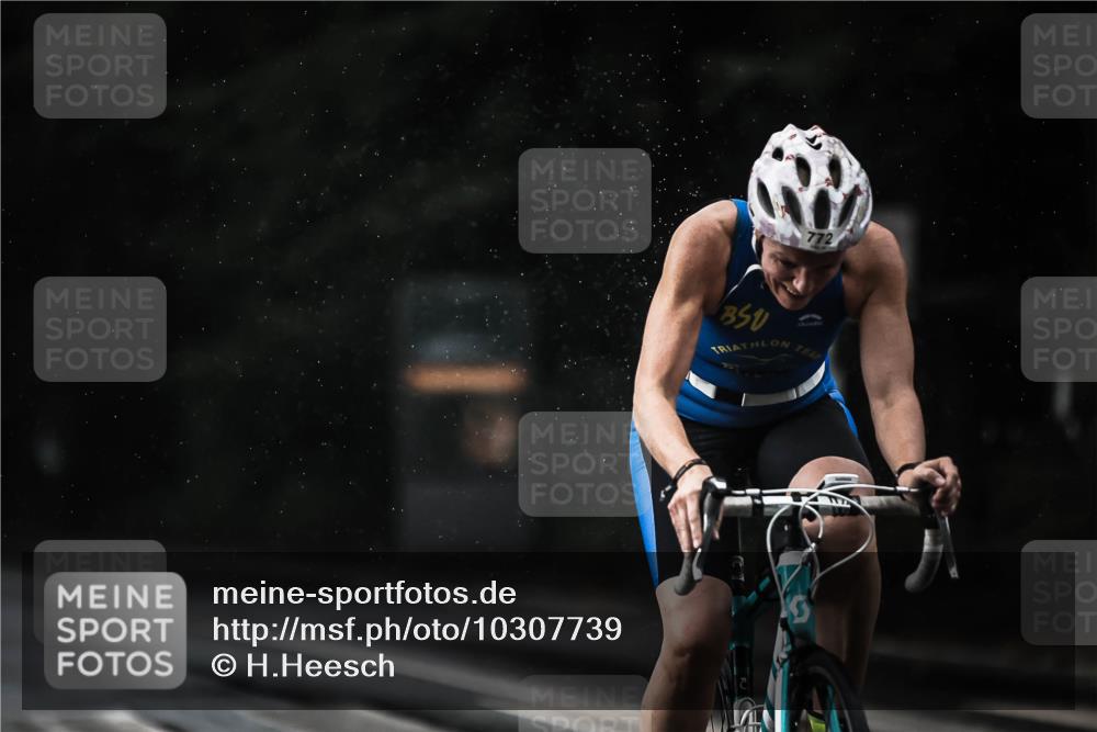 13.09.2026 - Stadtparktriathlon H.Heesch http://msf.ph/oto/10307739 13.09.2026 11:40:26 Radfahren 739, 772, 804, 818, 834, 856, 925 meine-sportfotos.de