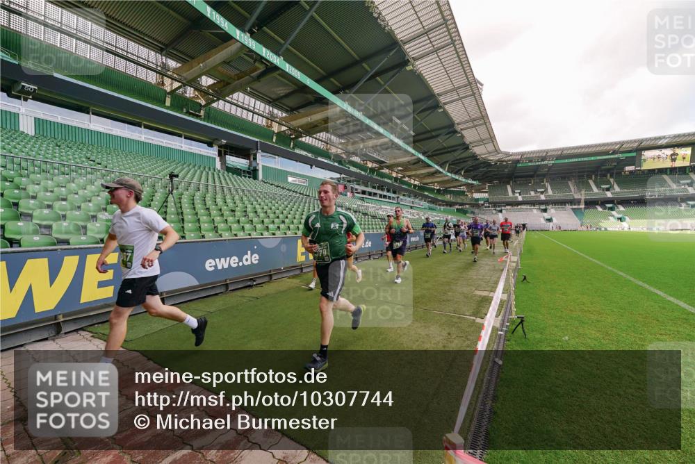13.09.2026 - 21. swb-Marathon Bremen Michael Burmester http://msf.ph/oto/10307744 13.09.2026 13:02:37 Laufen im Stadion 150, 282, 531, 722, 762, 930, 936, 940, 946, 1006, 1014, 1067, 1163, 1250, 1436, 1448, 1460, 1582, 1611, 1896, 2033, 2047, 2062, 2276, 2292, 2345, 2364, 2378, 2421, 2491, 2513, 2638, 2666, 2668, 2779, 2900, 2987, 3013, 3044, 3114, 3135, 3163, 3164, 3187, 3248, 3258, 3294, 3334, 3360, 3372, 3374, 3375, 3392, 3460, 3496, 3526, 3527, 3576, 3585, 3603, 3667, 3721, 3806, 3846, 3852, 3893, 3938, 3970, 3983, 4000, 4077, 4133, 4506, 4558 meine-sportfotos.de