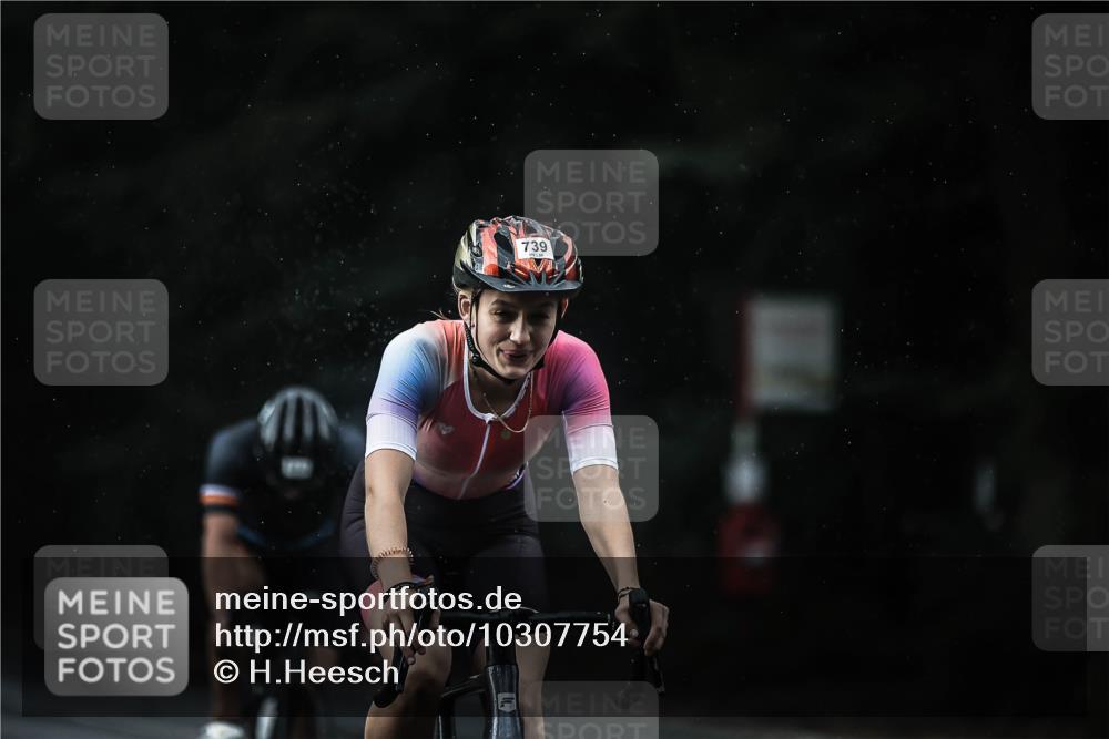 13.09.2026 - Stadtparktriathlon H.Heesch http://msf.ph/oto/10307754 13.09.2026 11:40:33 Radfahren 732, 739, 743, 840, 899 meine-sportfotos.de
