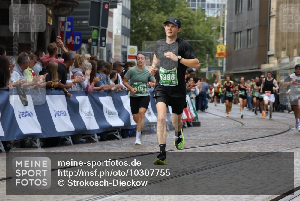 13.09.2026 - 21. swb-Marathon Bremen Strokosch-Dieckow http://msf.ph/oto/10307755 13.09.2026 13:01:23 Ziel 1619, 3019, 5663, 6359, 4118, 5369, 5996, 13063, 13168 meine-sportfotos.de