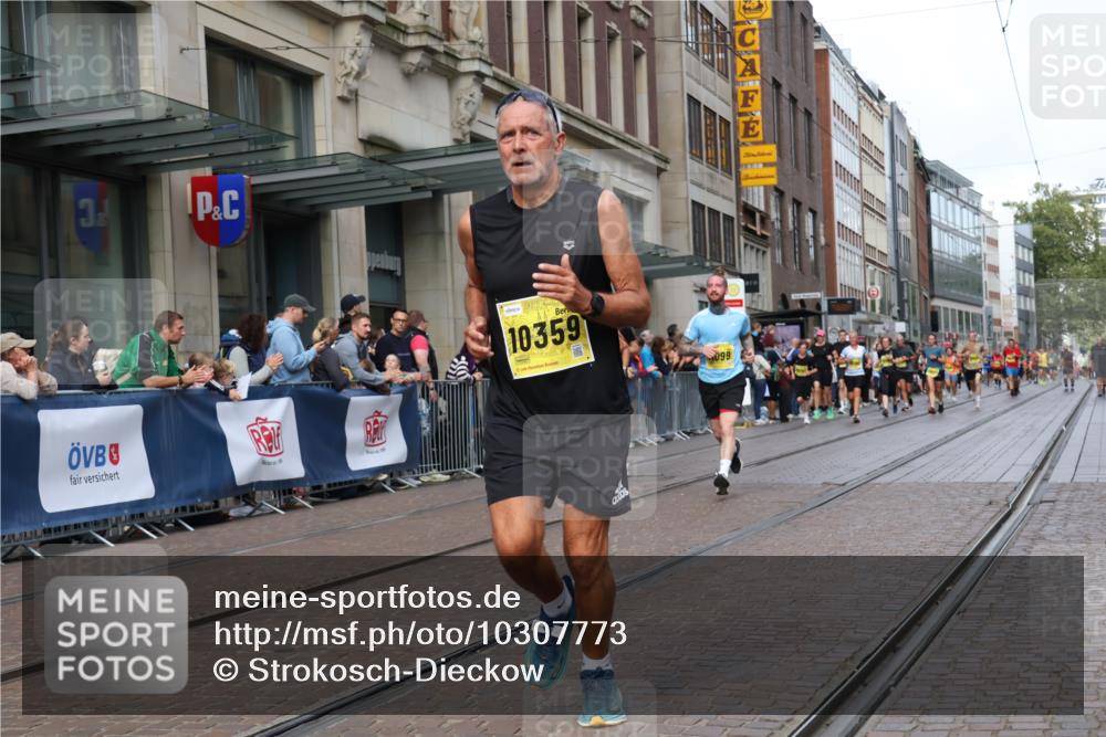 13.09.2026 - 21. swb-Marathon Bremen Strokosch-Dieckow http://msf.ph/oto/10307773 13.09.2026 10:54:12 Ziel 10067, 10146, 10359, 10410, 10503, 10577, 10608, 10631, 10704, 10749, 10765, 10837, 10884, 11039, 11099, 11118, 11174, 11389, 11593, 11843, 11874, 12038, 12265, 12328, 12467, 12519, 13526, 10255, 10579, 10708, 10822, 10947, 10996, 11010, 11206, 11290, 11329, 11361, 11476, 11765, 11843, 11989, 11998, 12075, 12244, 12356, 12435, 13531 meine-sportfotos.de