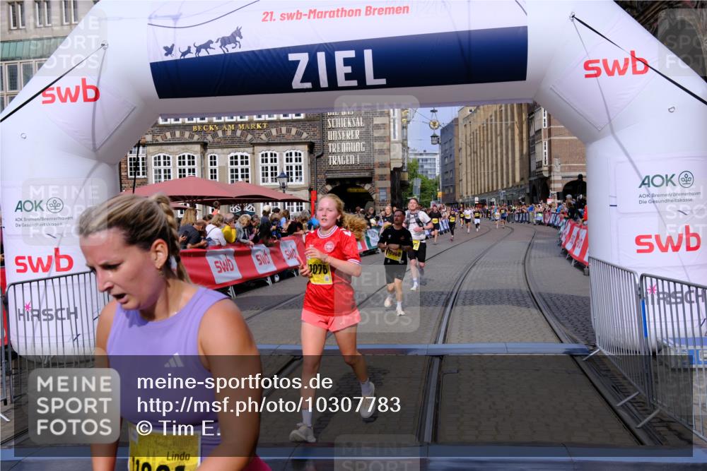 13.09.2026 - 21. swb-Marathon Bremen Tim E. http://msf.ph/oto/10307783 13.09.2026 10:51:06 Ziel 10267, 10537, 10764, 11076, 11087, 11170, 11753, 11961, 12004, 12052, 12070, 12179, 12309, 12351, 12488, 12560, 13544 meine-sportfotos.de