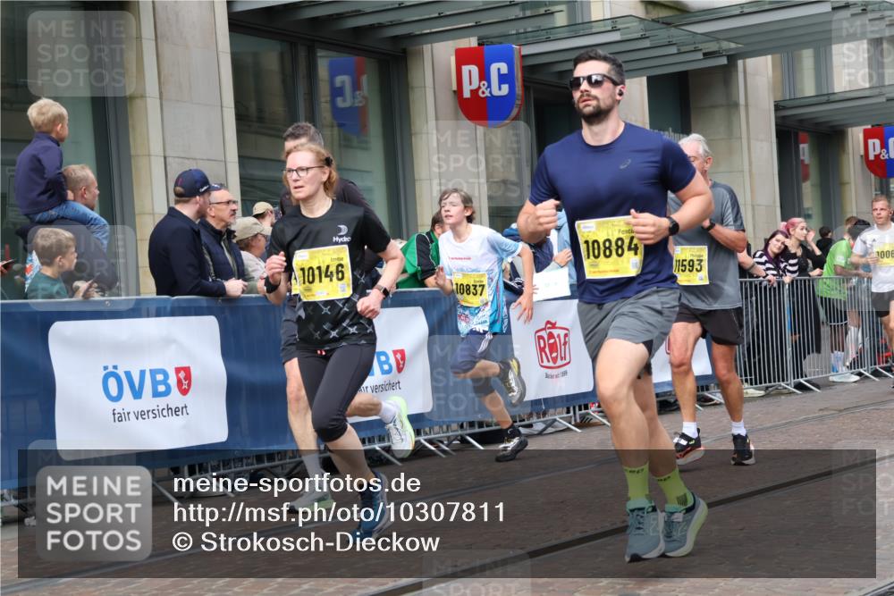 13.09.2026 - 21. swb-Marathon Bremen Strokosch-Dieckow http://msf.ph/oto/10307811 13.09.2026 10:54:22 Ziel 10067, 10146, 10410, 10589, 10608, 10704, 10765, 11039, 11040, 11174, 11389, 11569, 11593, 11874, 12038, 12265, 12328, 12467, 12519, 12800, 13526, 10359, 10503, 10577, 10631, 10749, 10822, 10837, 10884, 10996, 11099, 11118, 11290, 11329, 11361, 11476, 11765, 11843, 11989, 11998, 12328 meine-sportfotos.de