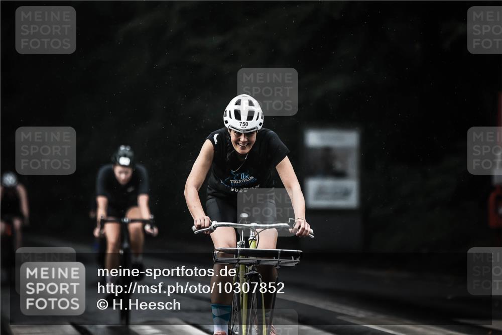 13.09.2026 - Stadtparktriathlon H.Heesch http://msf.ph/oto/10307852 13.09.2026 11:40:43 Radfahren 738, 744, 750, 802 meine-sportfotos.de