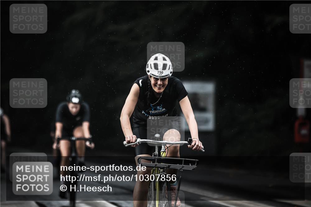 13.09.2026 - Stadtparktriathlon H.Heesch http://msf.ph/oto/10307856 13.09.2026 11:40:43 Radfahren 738, 744, 750, 802 meine-sportfotos.de