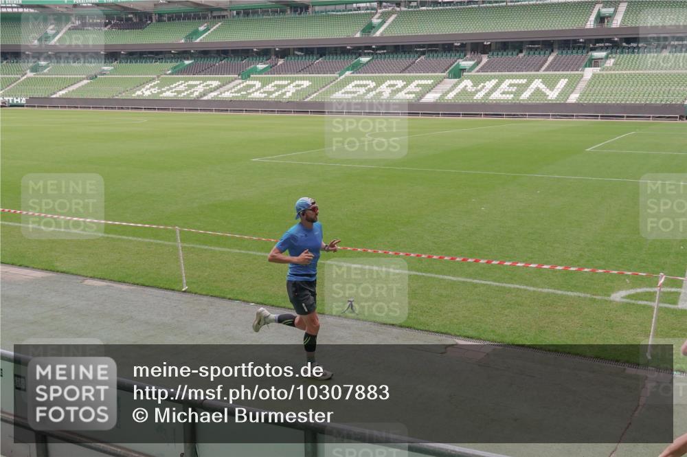 13.09.2026 - 21. swb-Marathon Bremen Michael Burmester http://msf.ph/oto/10307883 13.09.2026 12:38:30 Laufen im Stadion 277, 346, 466, 658, 895, 901, 1090, 1118, 1248, 1320, 1323, 1385, 1472, 1576, 1587, 1604, 1717, 1751, 1754, 1758, 1795, 1800, 1911, 2141, 2352, 2585, 2670, 3080, 3606, 5160, 5163, 5912, 6112, 7650, 8077, 8081, 8467, 8729, 9399, 9522, 9617, 250, 272, 299, 919, 1089, 1550, 1875, 4232, 7692 meine-sportfotos.de
